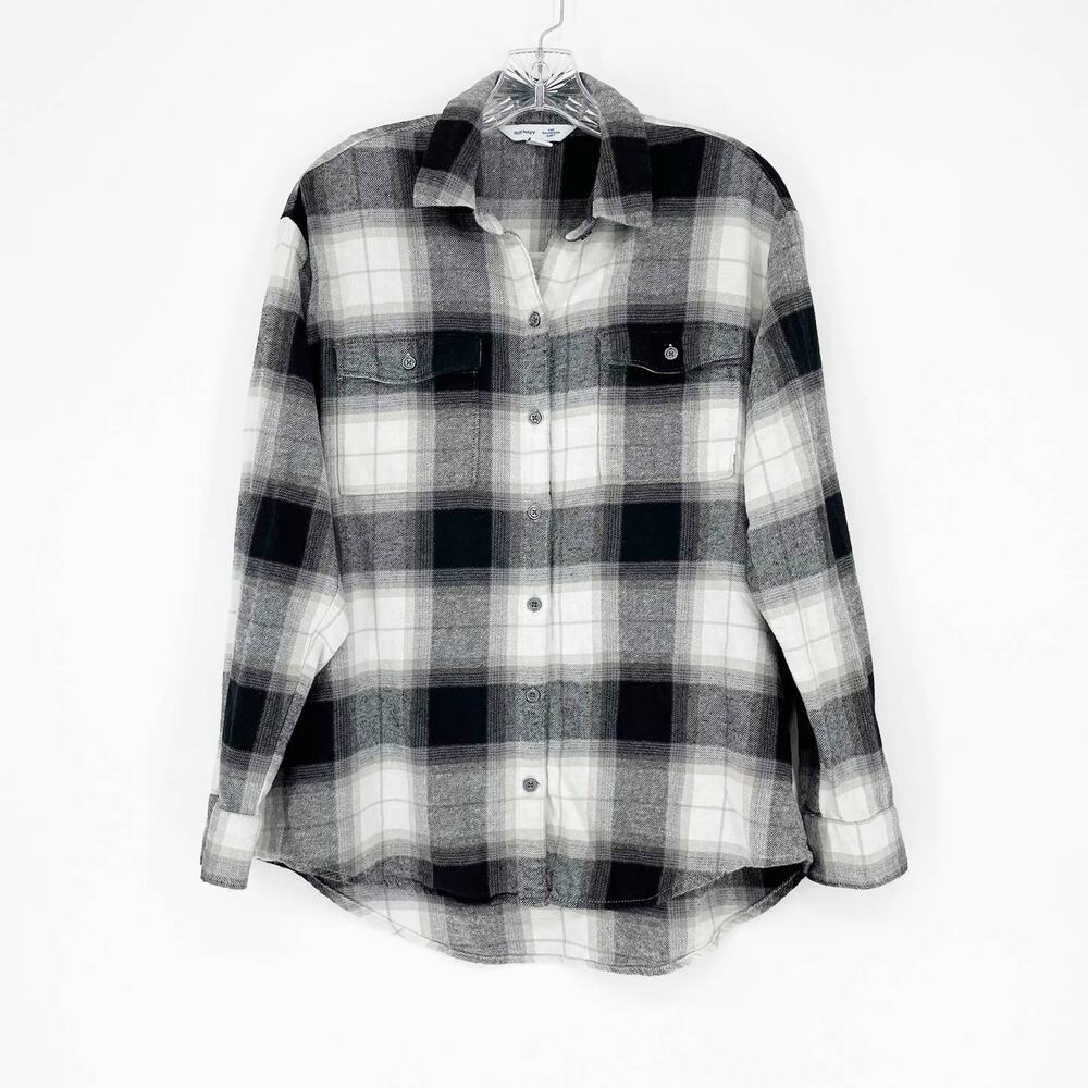 Old Navy The Boyfriend Button Down Shirt Size Medium